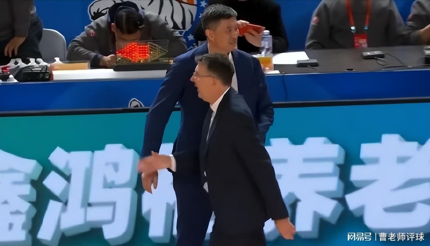 亚博体育官方网站-领先18分都能输！杜锋的“老寒腿组合”，到底在想什么？